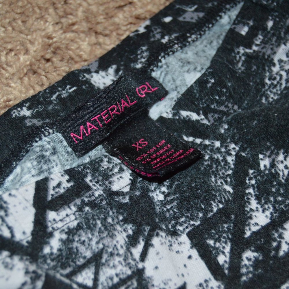 Pattern Leggings - Picture 2 of 2